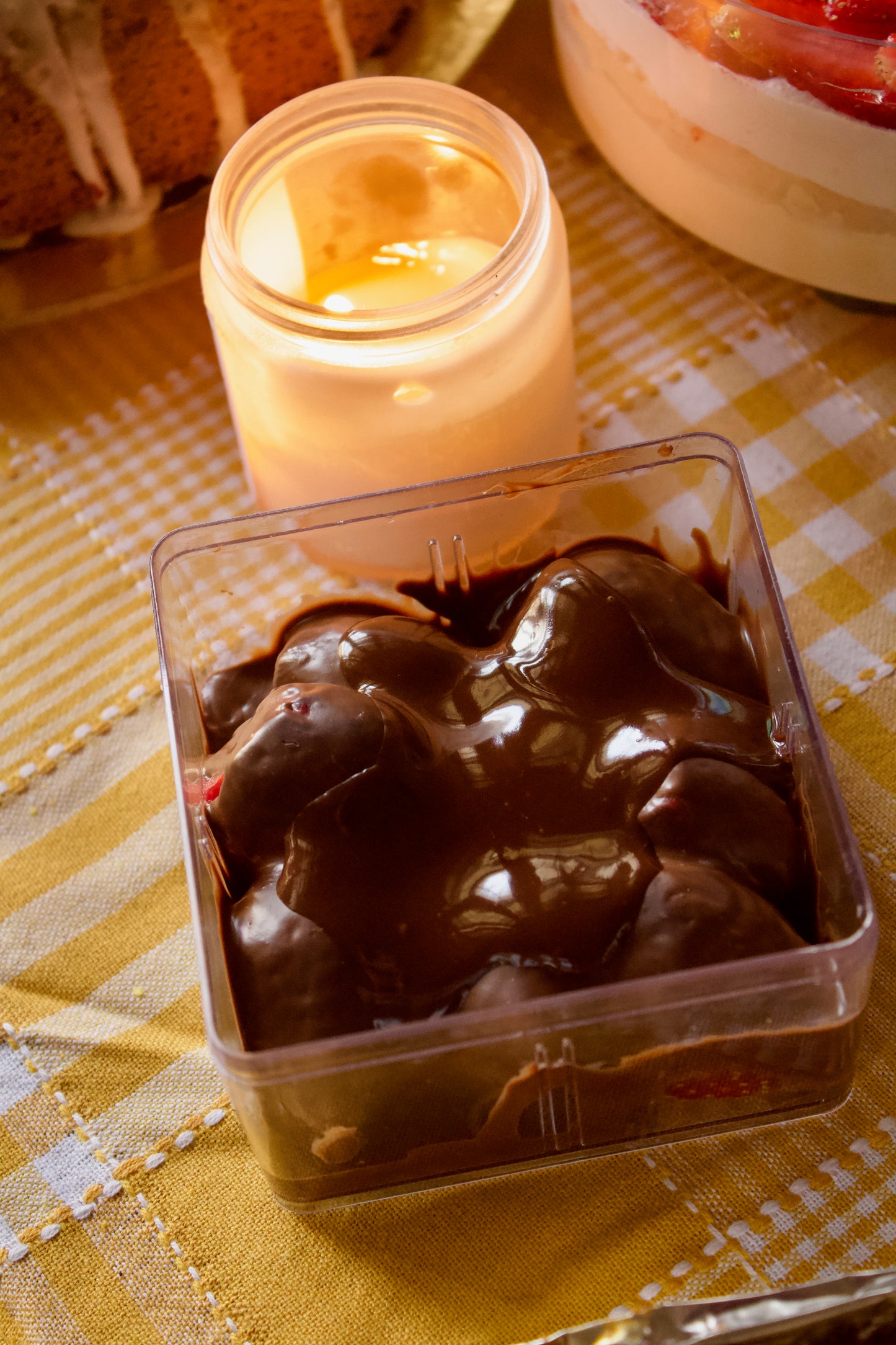 Mahabaleshwar Strawberries & Melted Chocolate (200g - Vegan, Gluten free & Refined sugar free)