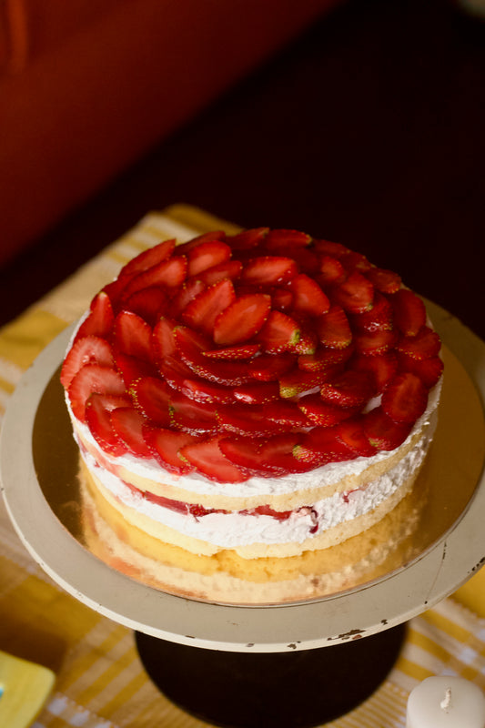 Mahabaleshwar Strawberry & Cream Chiffon Cake (Egg)