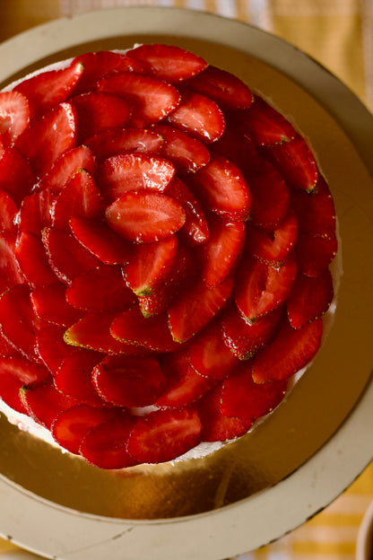 Mahabaleshwar Strawberry & Cream Chiffon Cake (Egg)