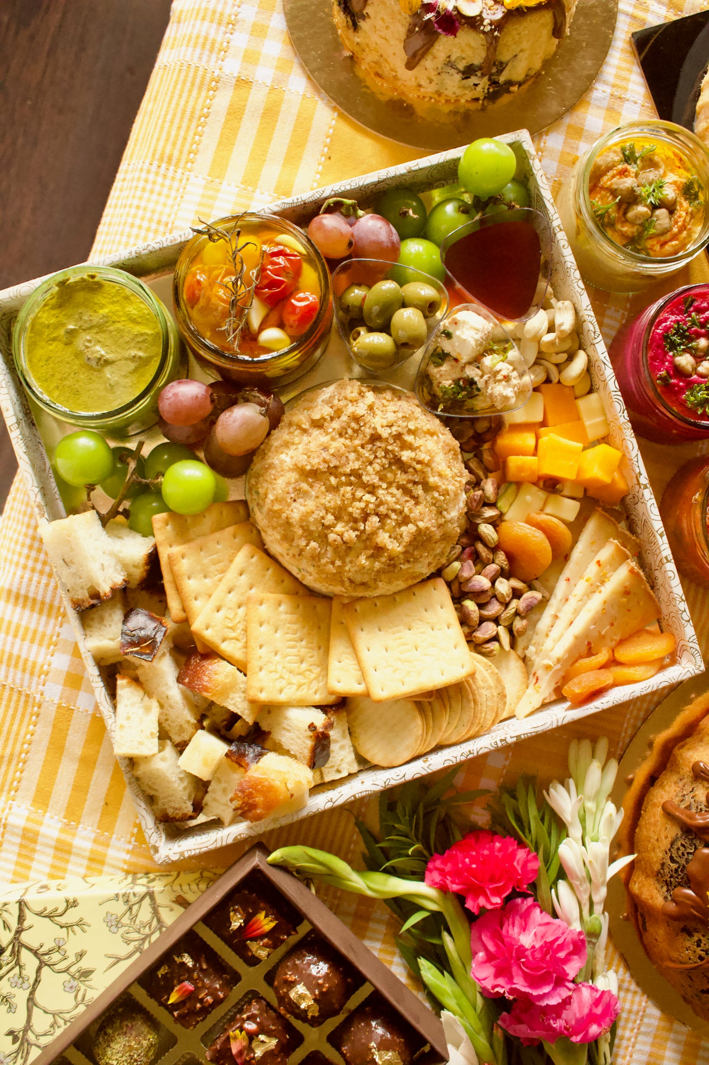 Celebrations Grazing Tray (Serves 5)