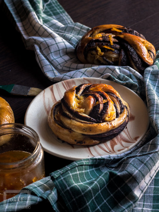 Orange Dark Chocolate Babka Knots (Box of 4)